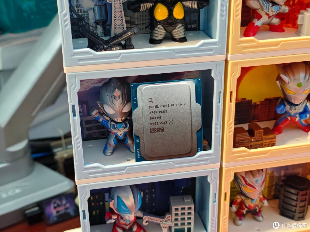 英特尔 酷睿 Ultra 7 270K Plus+Z890 ULTRA-S:次旗舰平替285K?