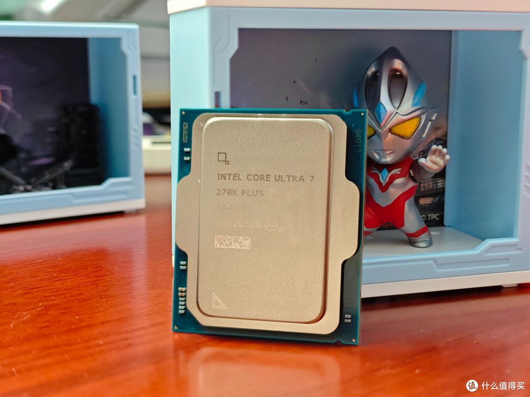 英特尔 酷睿 Ultra 7 270K Plus+Z890 ULTRA-S:次旗舰平替285K?