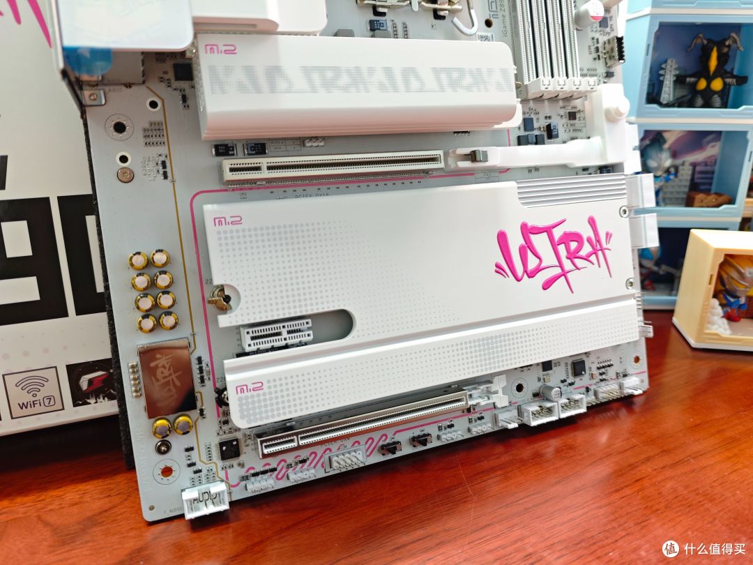 英特尔 酷睿 Ultra 7 270K Plus+Z890 ULTRA-S:次旗舰平替285K?