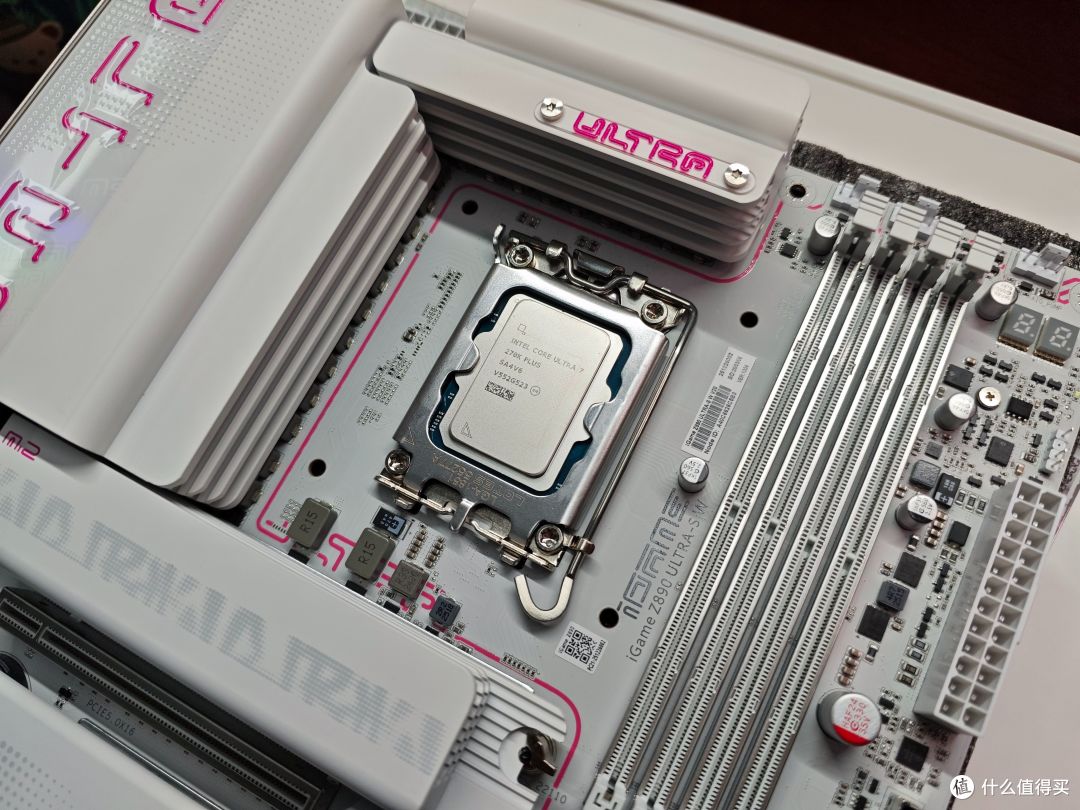 英特尔 酷睿 Ultra 7 270K Plus+Z890 ULTRA-S:次旗舰平替285K?