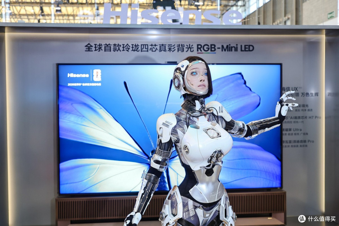 AWE金奖认证!海信UX2026款玲珑4芯真彩背光终结OLED画质霸权