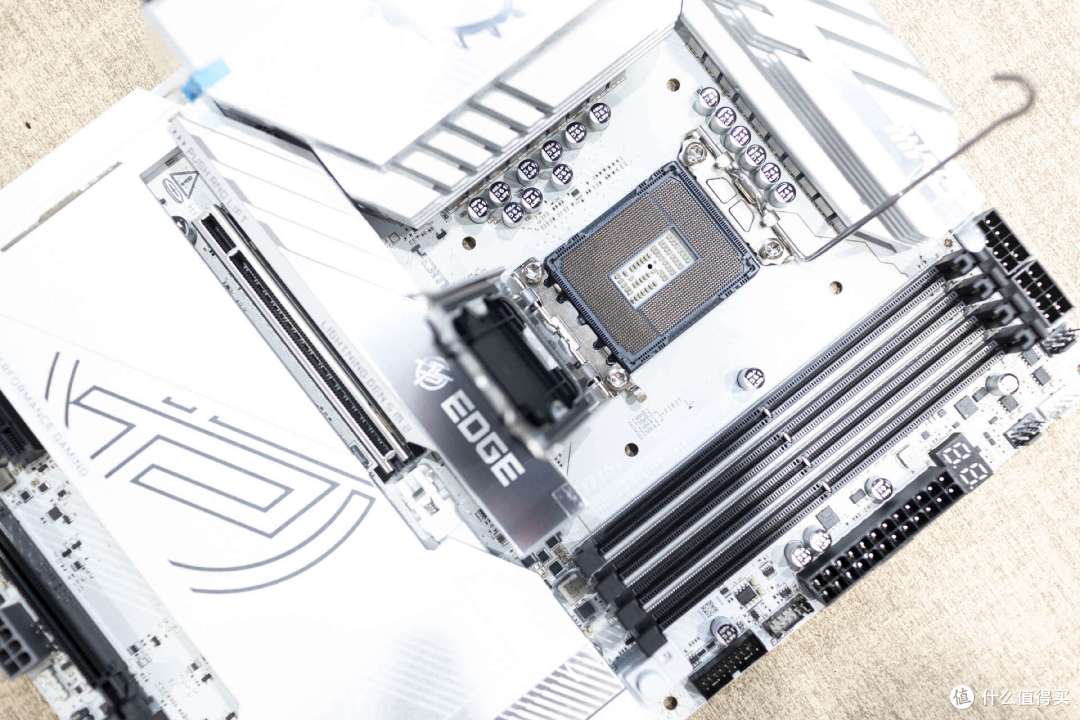 重磅出击，全面升级，英特尔酷睿Ultra 250K Plus处理器装机实测