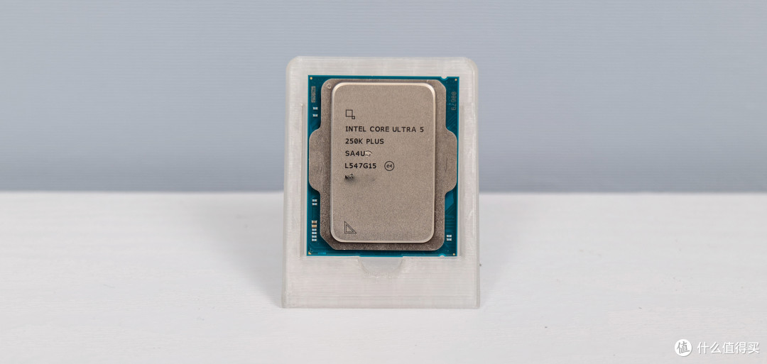 纵享丝滑体验,英特尔 酷睿 Ultra 5 250K Plus+ROG B860-A吹雪