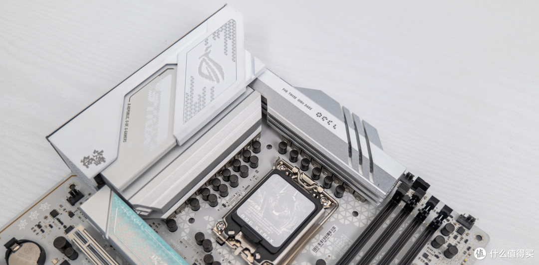 纵享丝滑体验,英特尔 酷睿 Ultra 5 250K Plus+ROG B860-A吹雪