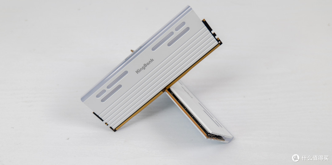 纵享丝滑体验,英特尔 酷睿 Ultra 5 250K Plus+ROG B860-A吹雪