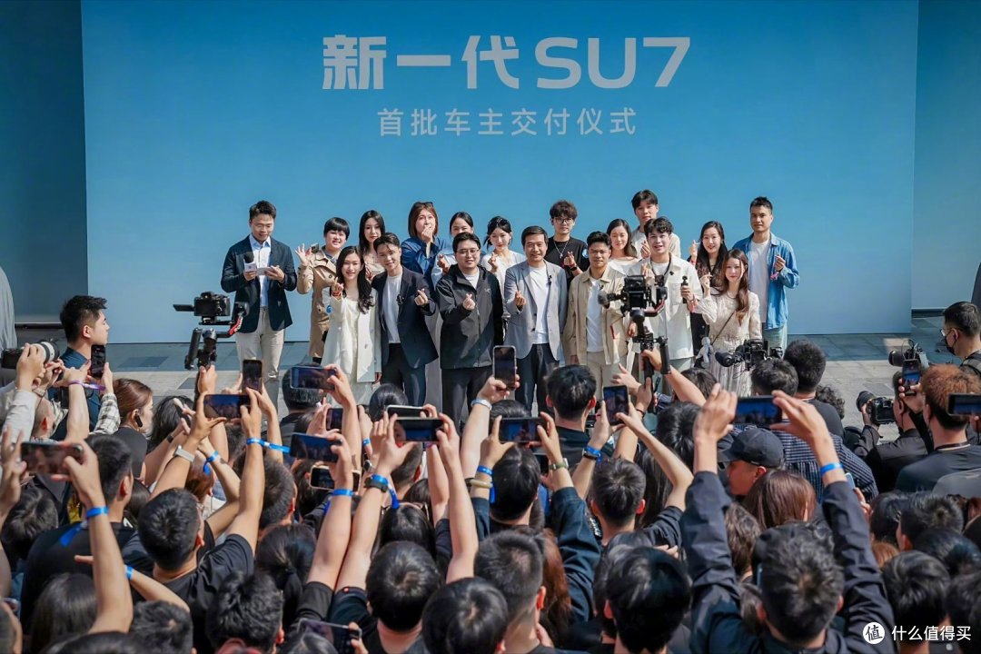 新一代小米SU7开局即“爆单”:试驾5万人、锁单3万台