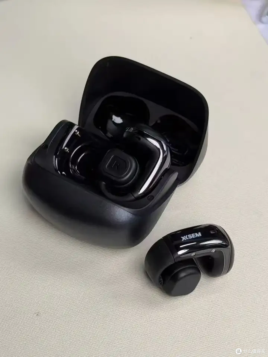 千元质感百元价!西圣Plume耳夹式耳机实测:Bose Ultra平替