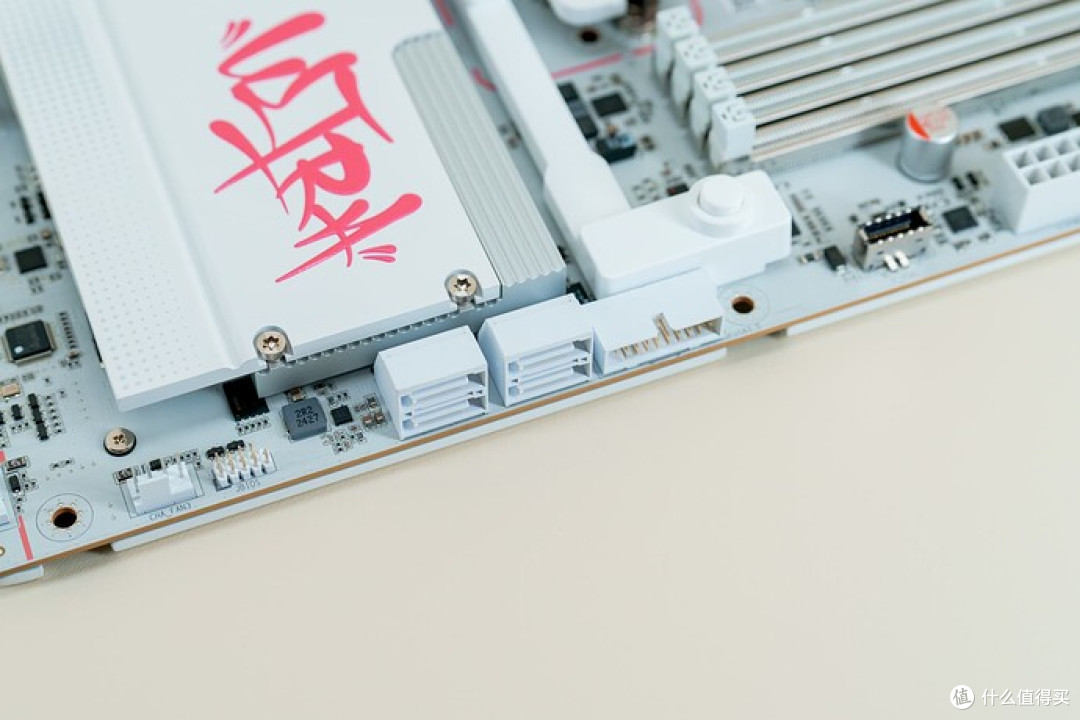 纯白美学:七彩虹 iGame Z890 ULTRA-S W V20 主板评测
