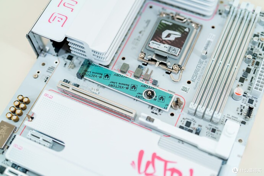 纯白美学:七彩虹 iGame Z890 ULTRA-S W V20 主板评测