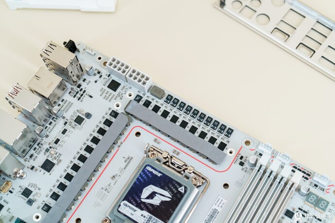 纯白美学:七彩虹 iGame Z890 ULTRA-S W V20 主板评测