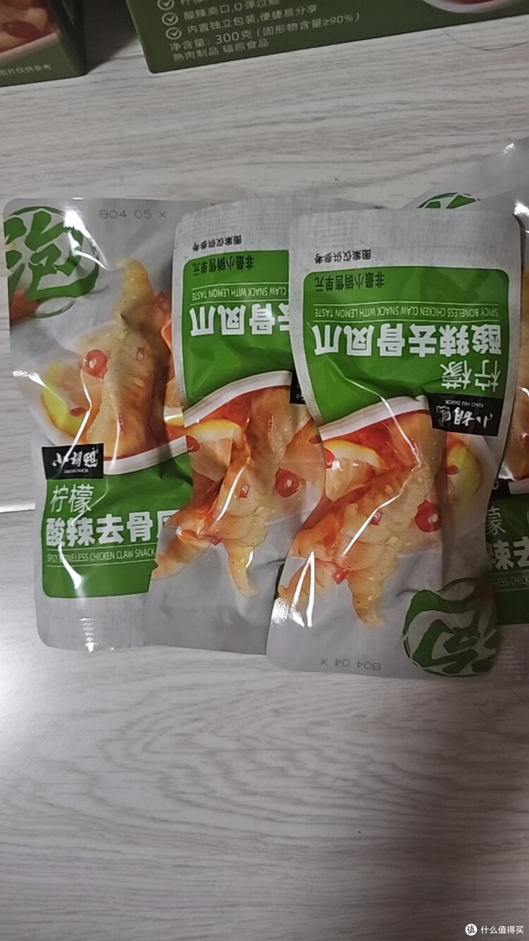 小胡鸭柠檬去骨凤爪的春日美味