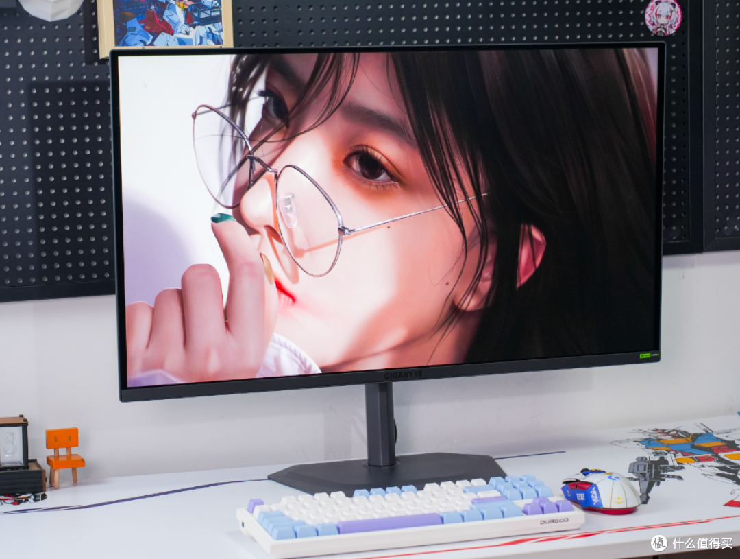 技嘉MO32U24 QD-OLED显示器评测:4K电竞与专业创作的全能旗舰