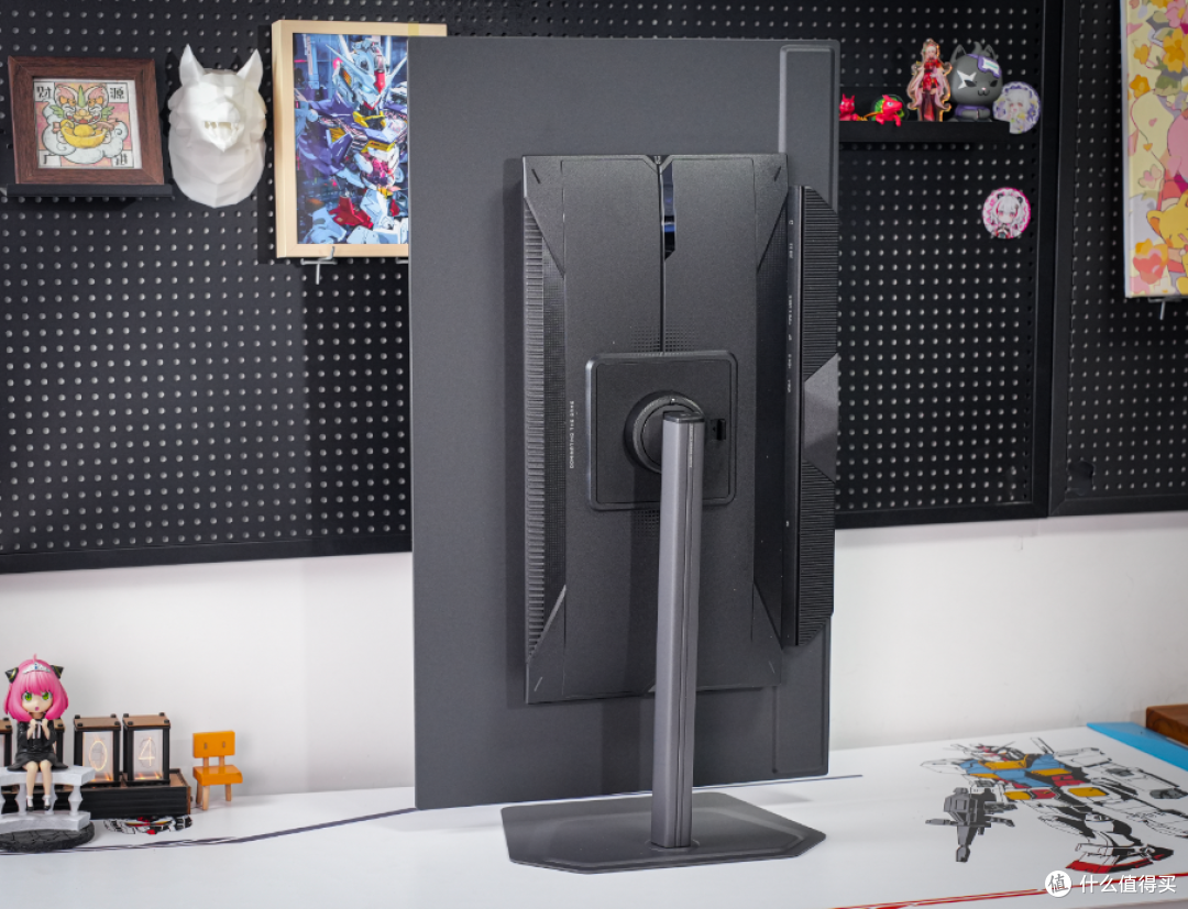技嘉MO32U24 QD-OLED显示器评测:4K电竞与专业创作的全能旗舰
