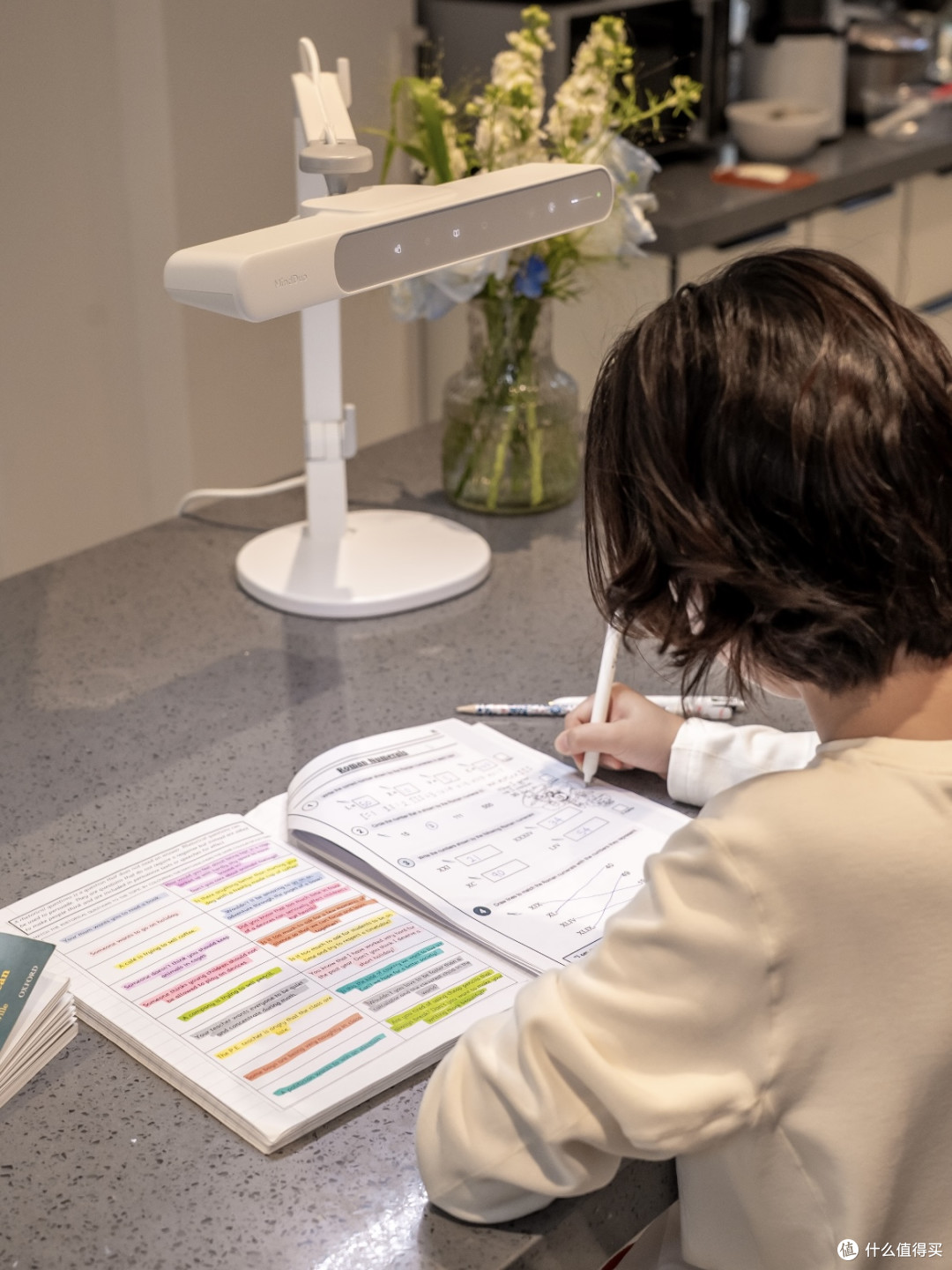 为什么孩子在书桌前很容易走神、坐不住？