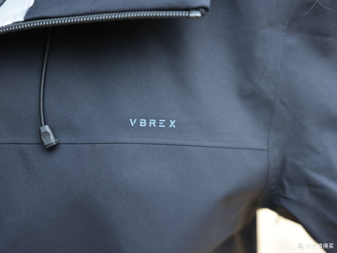 今春爆火不搞三合一!VBREX重装越野冲锋衣测评:平价罕见真7防