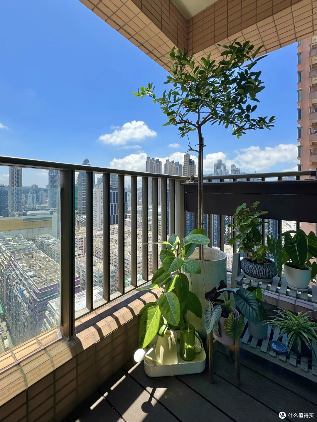 香港40岁小哥住45㎡小宅,空间一点都不敢浪费,却说:已经很大了