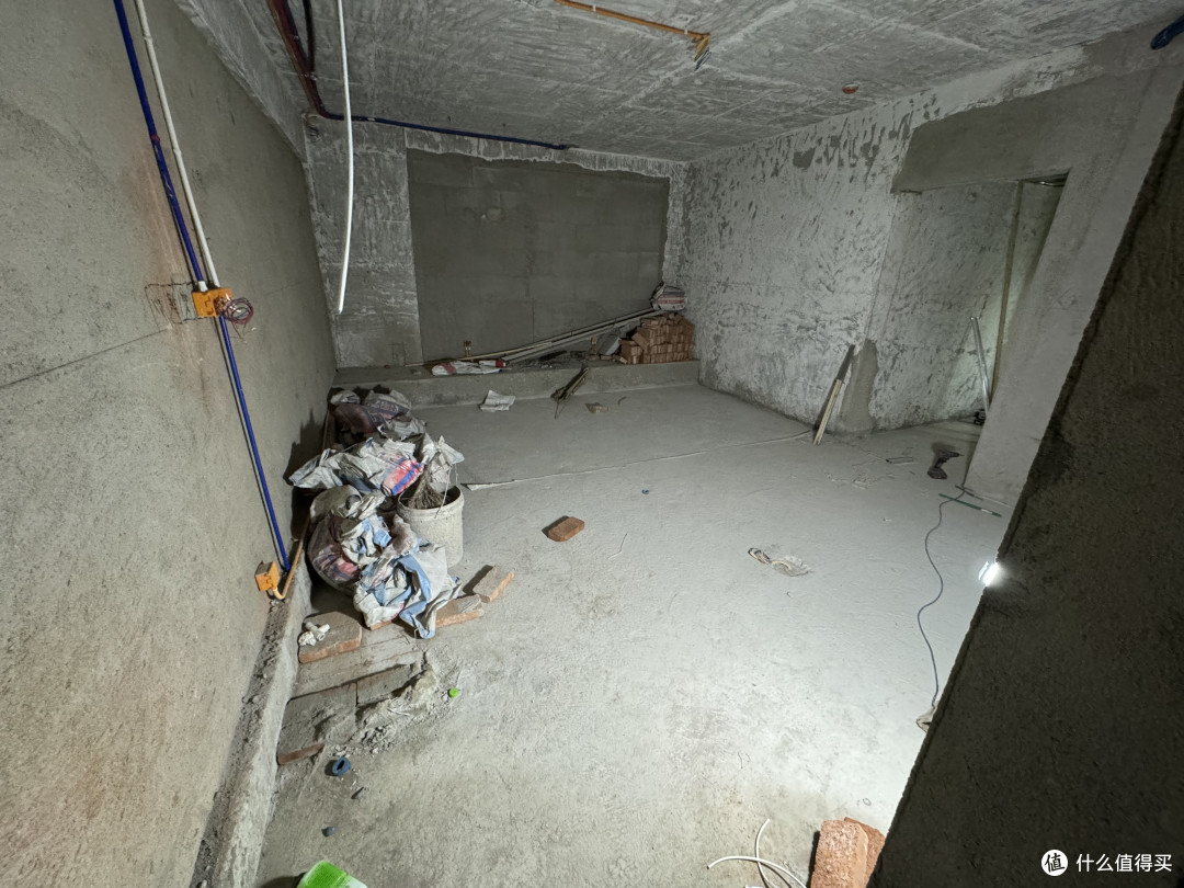 一个执念到一间小黑屋,9.4.6家庭影院落地