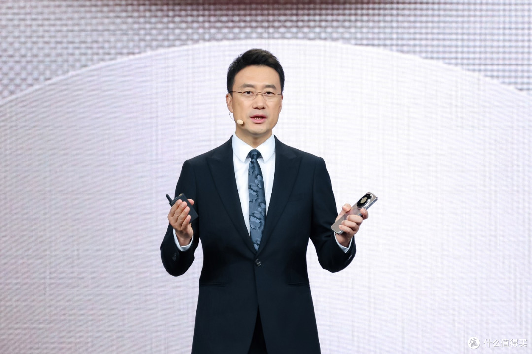 HUAWEI Mate 80 Pro Max 风驰版重构旗舰体验