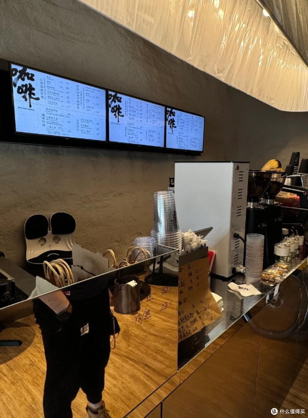 网红轻食店探店——“健康标签”下的卫生隐患与靠谱选择