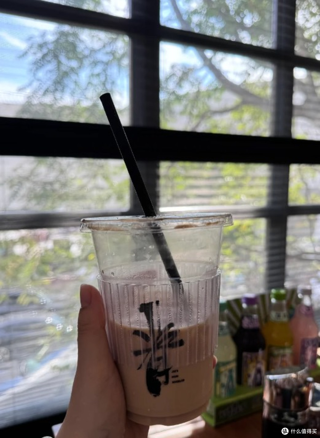 网红轻食店探店——“健康标签”下的卫生隐患与靠谱选择