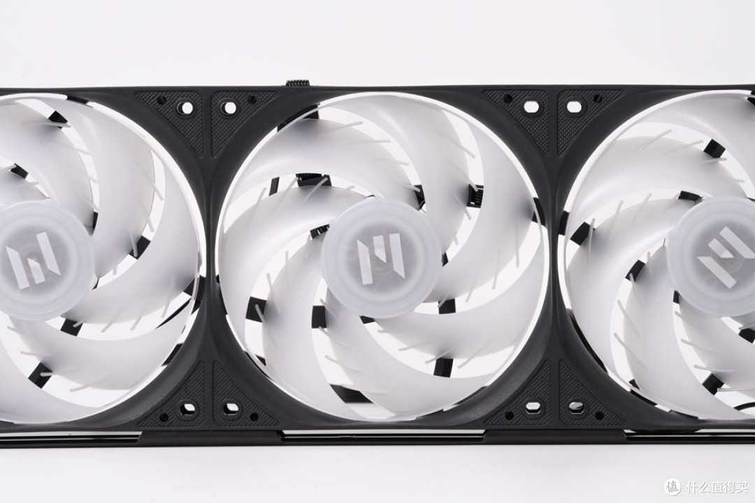 分形工艺North XL_铭瑄终结者 Z890-A WiFi_索泰 RTX 5070Ti 天启