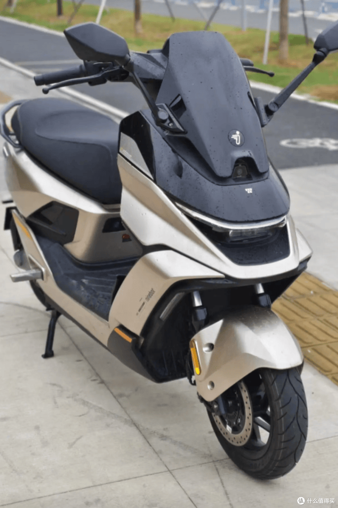 不到1.9万!九号M5200携宁王电池杀到,250CC燃油踏板真要凉了?