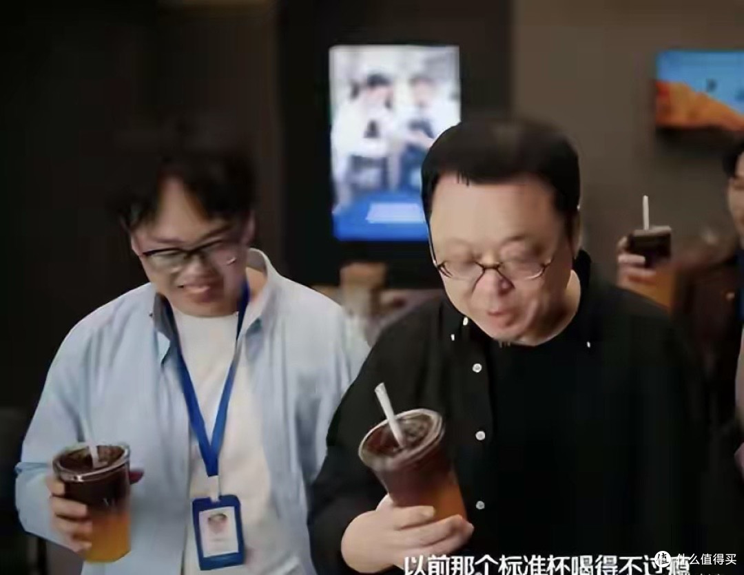 笑喷了!瑞幸咖啡选罗永浩拍宣传片,火得一塌糊涂,贾国龙快学学