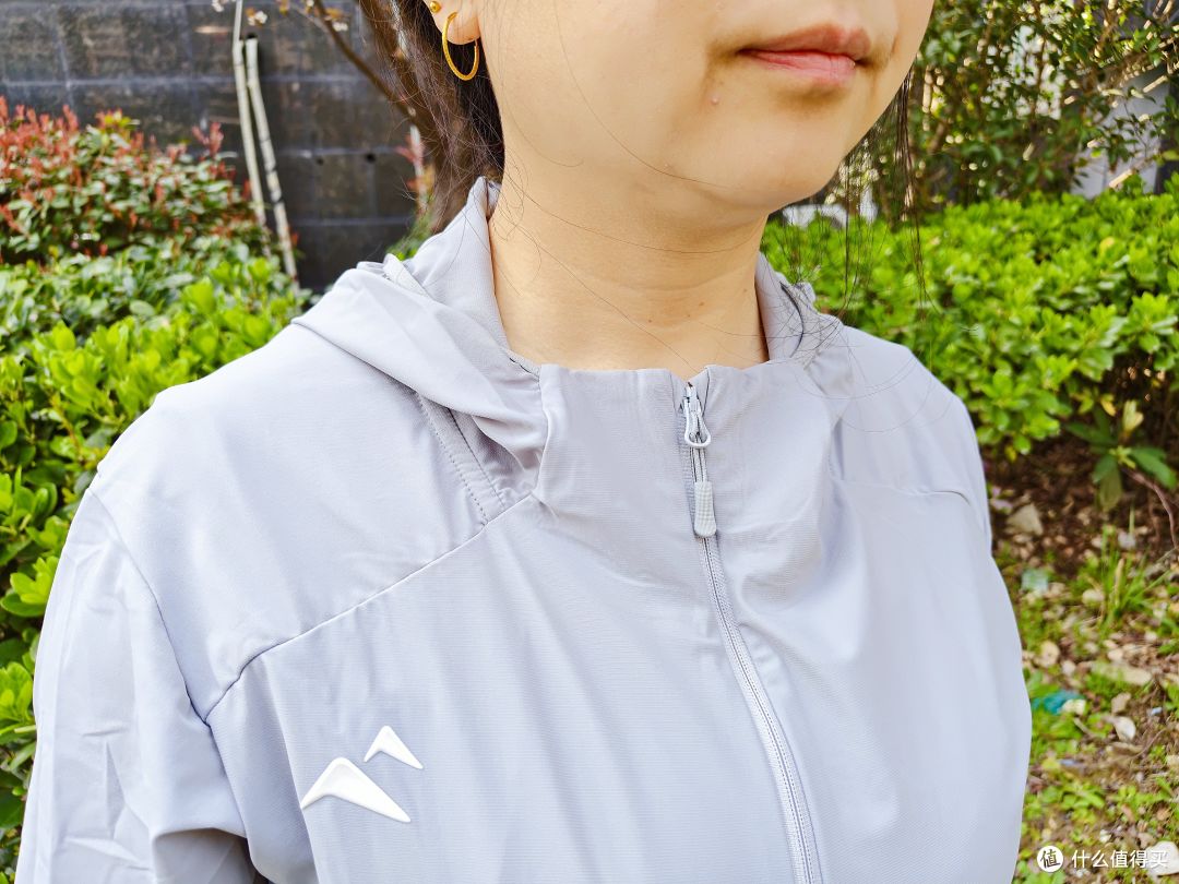防晒衣界的颜值担当!这件北归线T8,通勤逛街一件搞定,不闷不黏