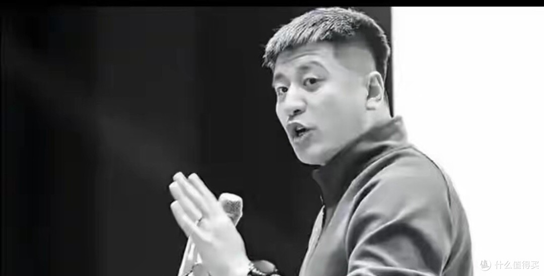 3小时入账2亿,41岁跑步后猝死:张雪峰走后 谁为“拼命”买单?