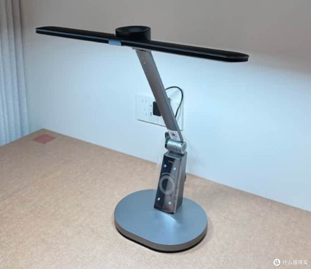 什么品牌的学生护眼灯好用最好?获得一致好评好用的学生台灯推荐