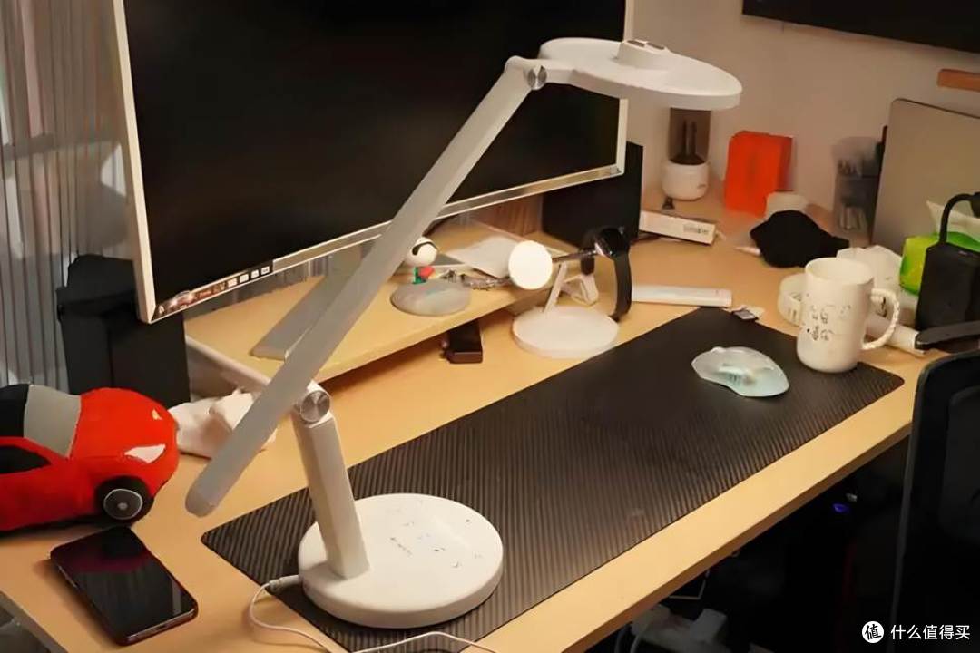 什么品牌的学生护眼灯好用最好?获得一致好评好用的学生台灯推荐