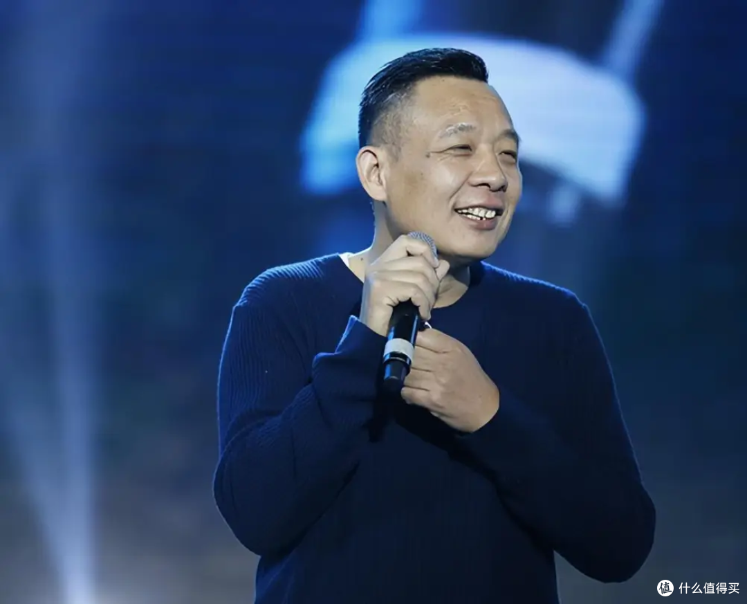 于东来嫌峰会票价太离谱，现场退3000元，于东来的清醒无人能及！