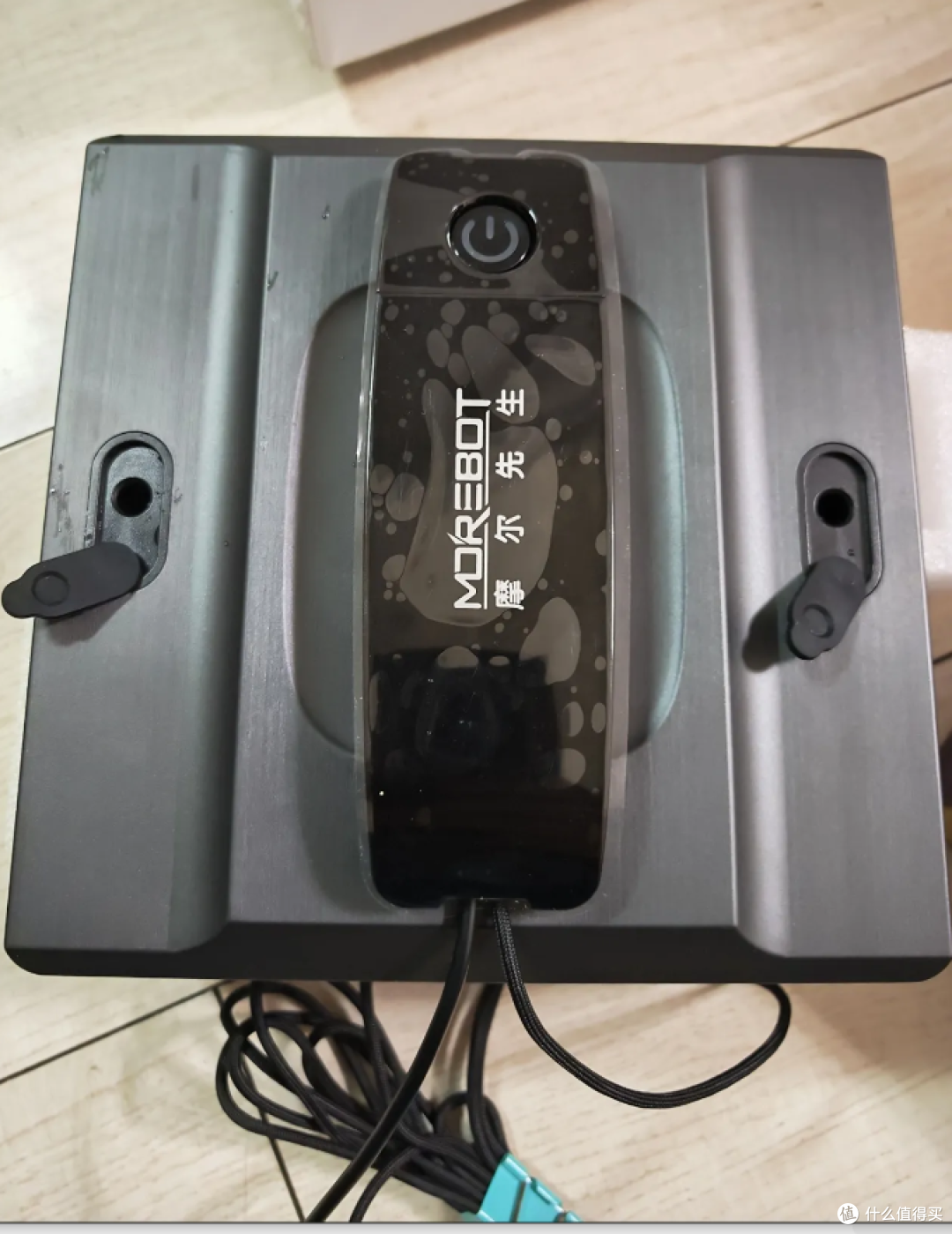 【深度实测】摩尔先生擦窗机器人：高层居家清洁神器