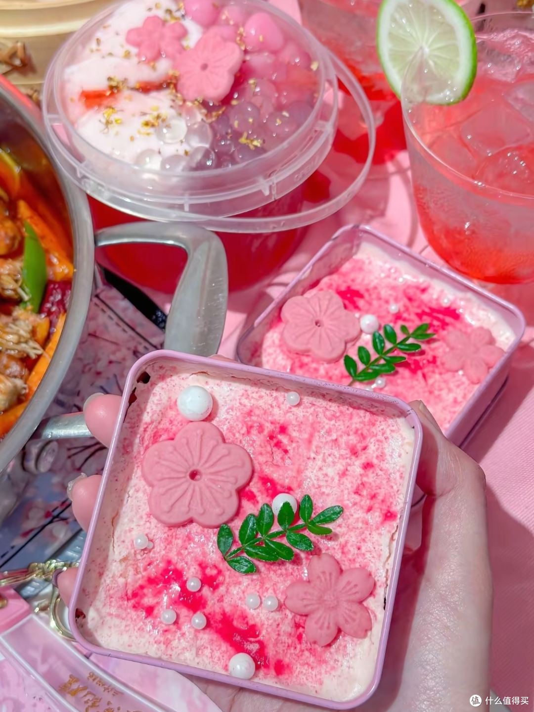 春日赴约武汉黄记煌,焖锅与樱花甜品的双重治愈