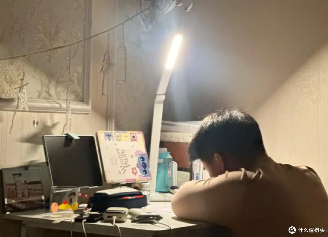 小学生买台灯用哪个灯光好点?安心选购这十大护眼灯品牌准没错