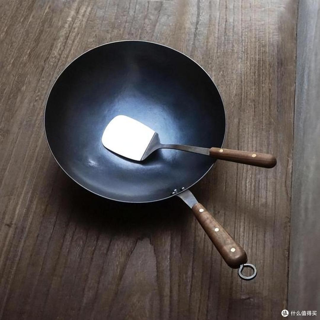 生铁锅好?还是熟铁锅好?我分别用1年后才知道:区别真的太大了