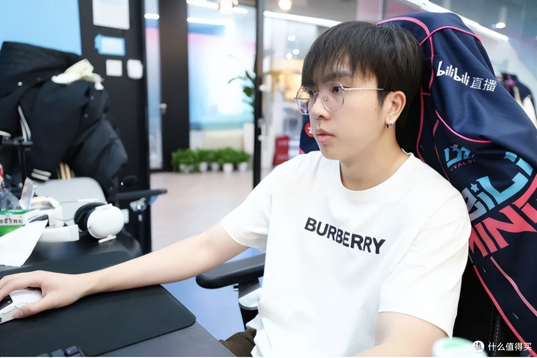 全面进化！AGON爱攻官方合作战队BLG斩获进化者杯系列赛冠军
