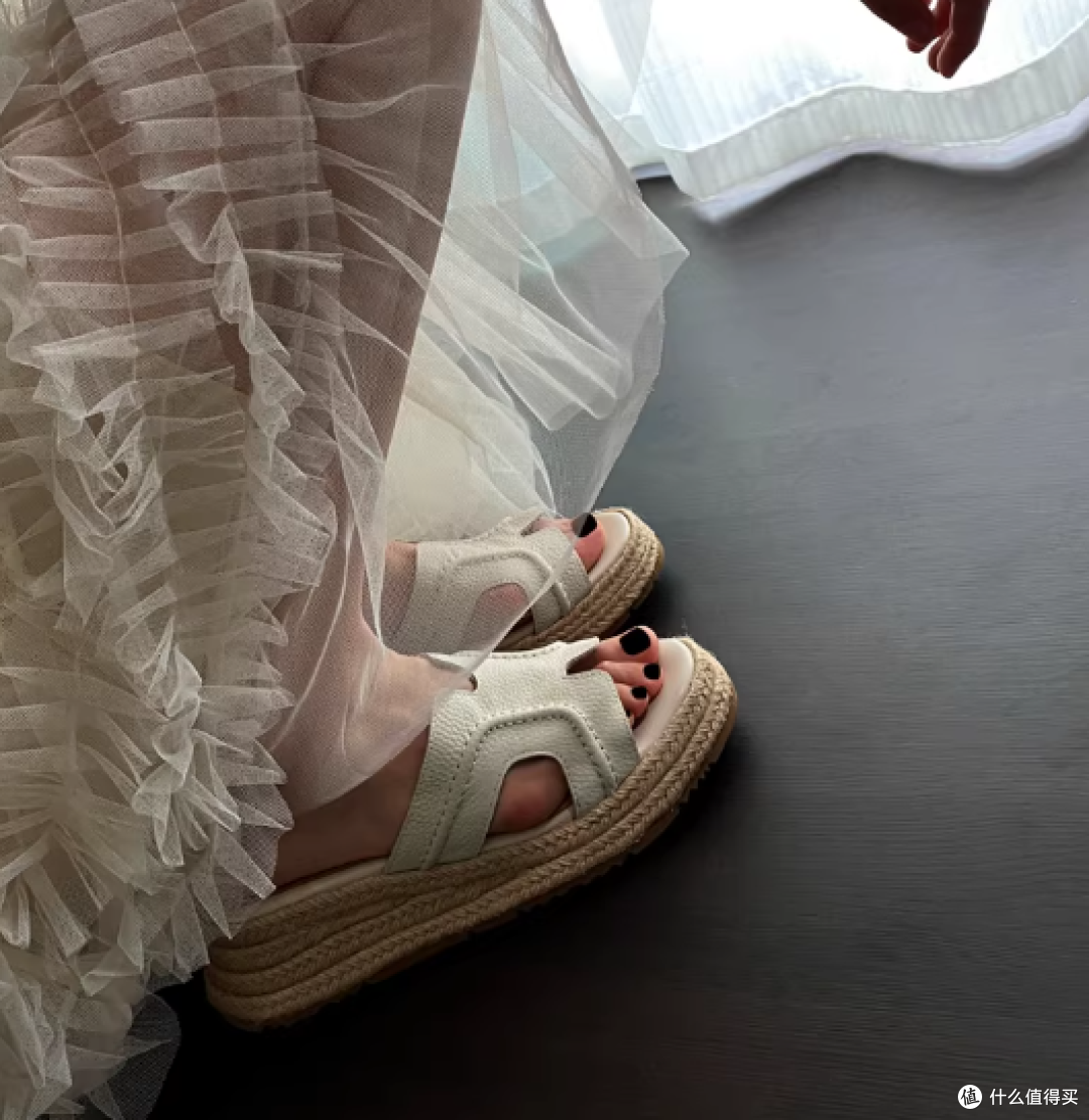 赵露思同款凉拖一穿就显腿长