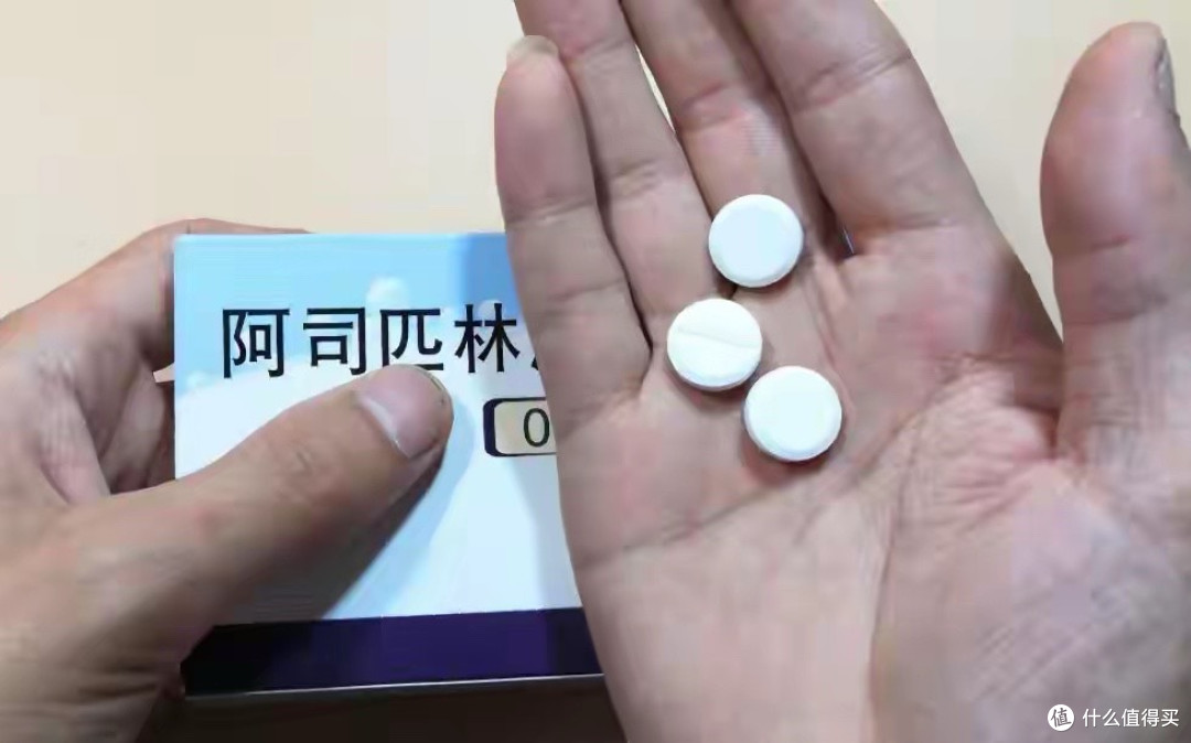 家人突发心梗，第1步千万别先喂硝酸甘油！做对3件事，才真的救命