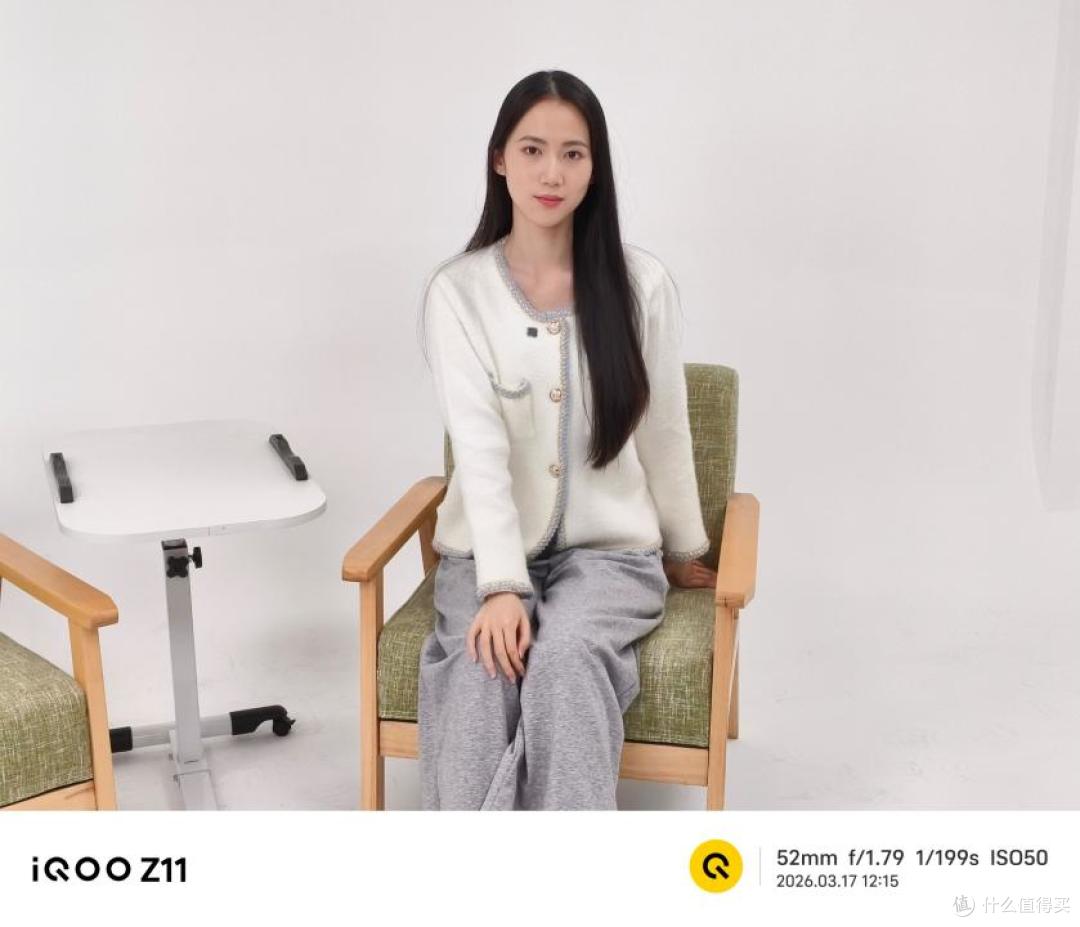 性能续航小超人 iQOO Z11天光白评测