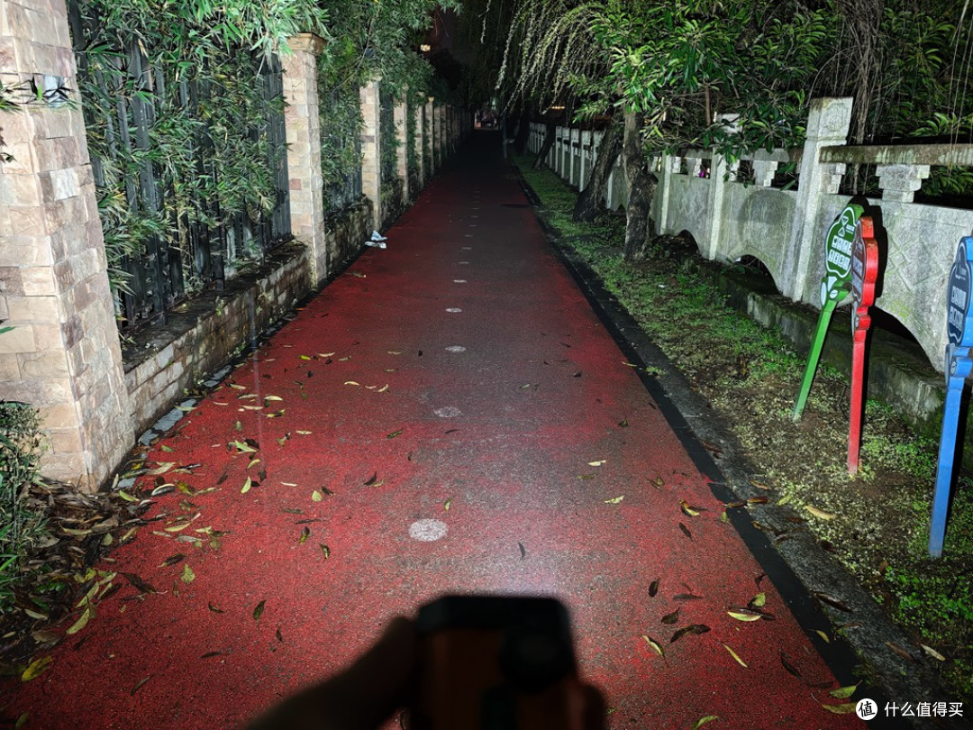 杰特明E28：双光破夜，侧灯随行，全能照明不缺位