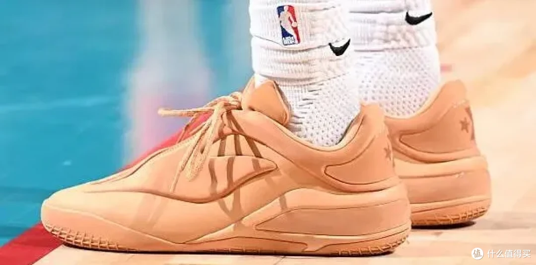 【NBA每日上脚】穿姐姐鞋打球！PG2.5也要迎来复刻？