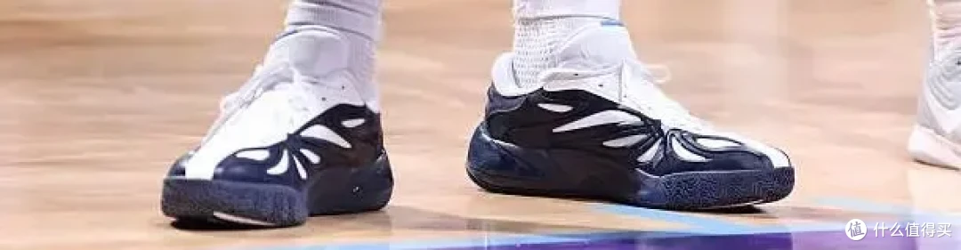 【NBA每日上脚】穿姐姐鞋打球！PG2.5也要迎来复刻？