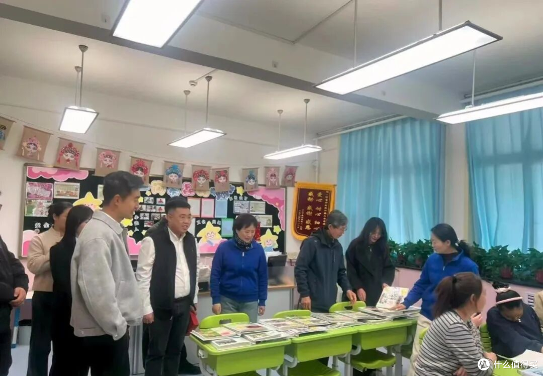 山西太原：点亮星空暖童心 公益捐赠传温情