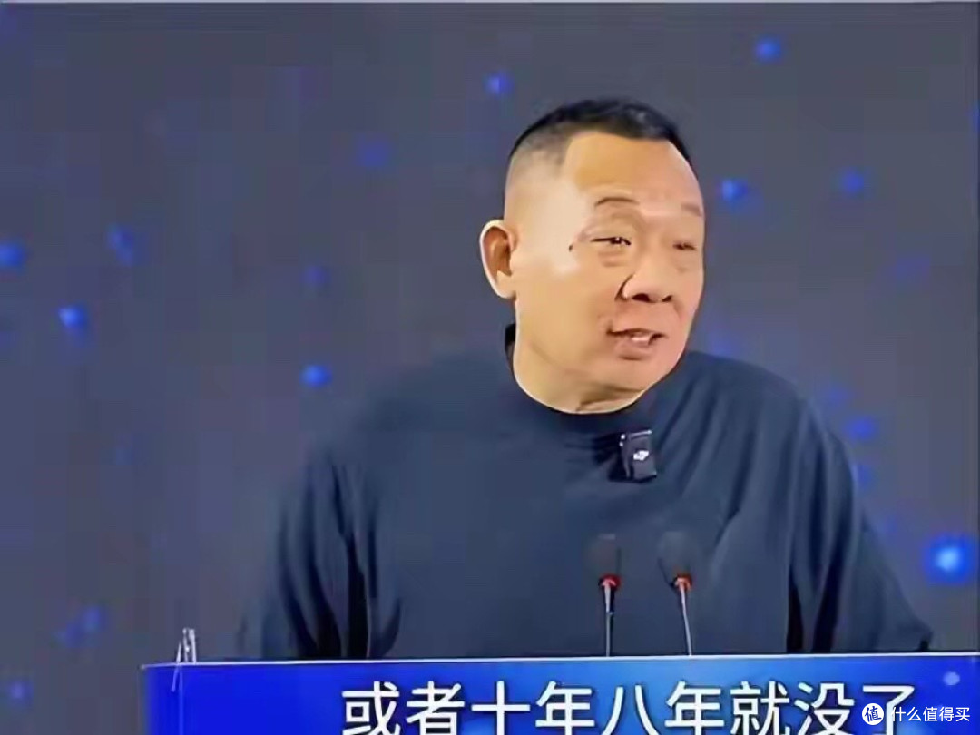 悲恸!张雪峰猝死次日,于东来痛诉,99%企业家都在玩命!