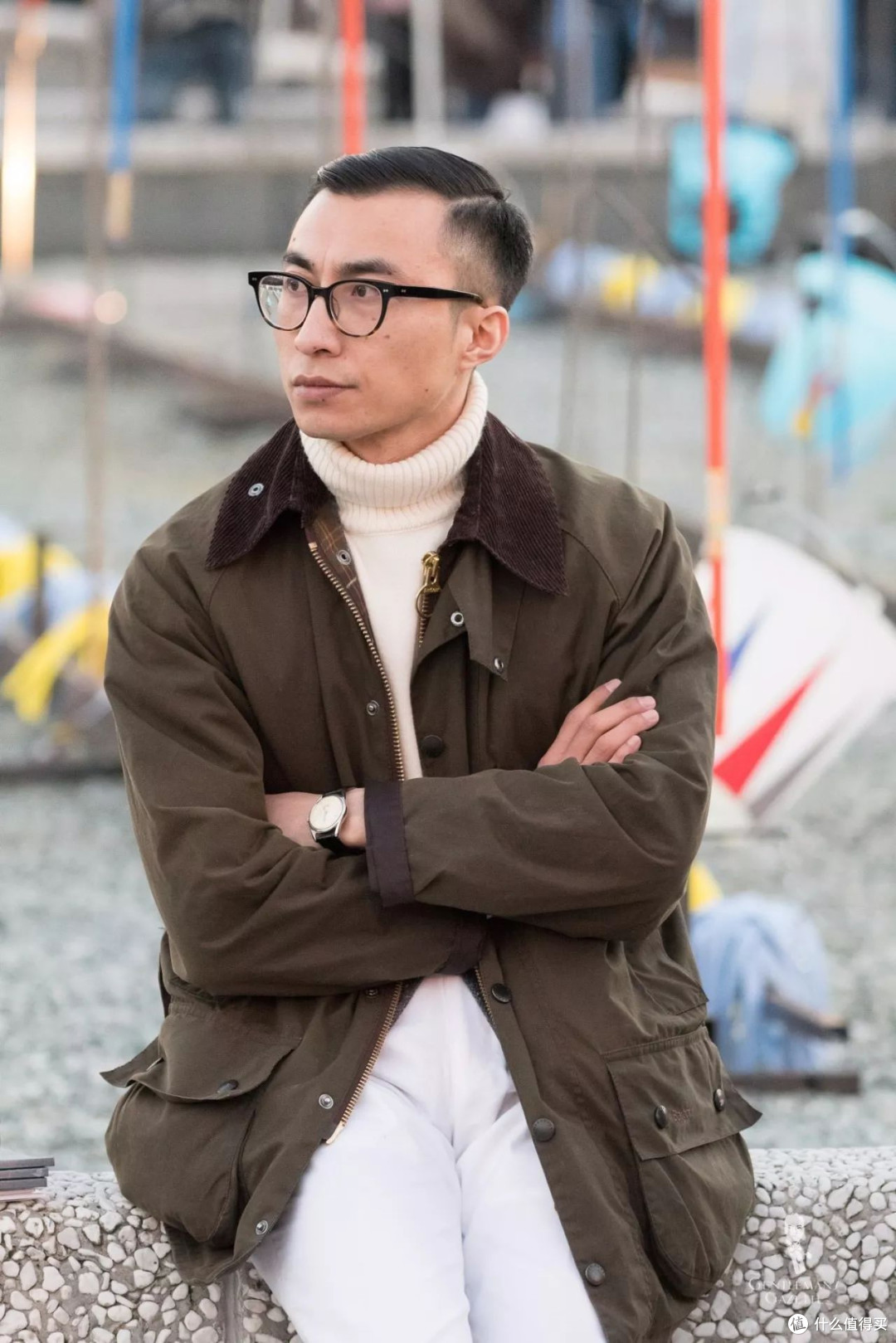 等老了以后,也学日本男人:绝不穿冲锋衣,换成这3种衣服更高级