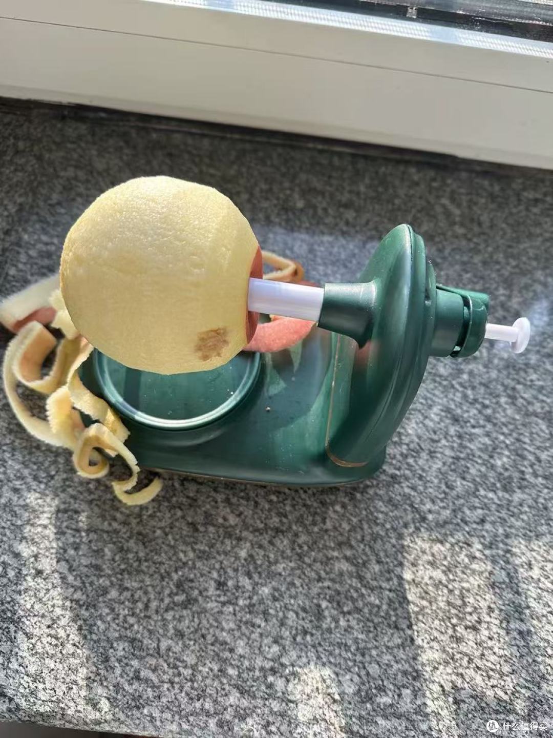 手残党狂喜!德明手摇削苹果神器,3 秒去皮不脏手✨