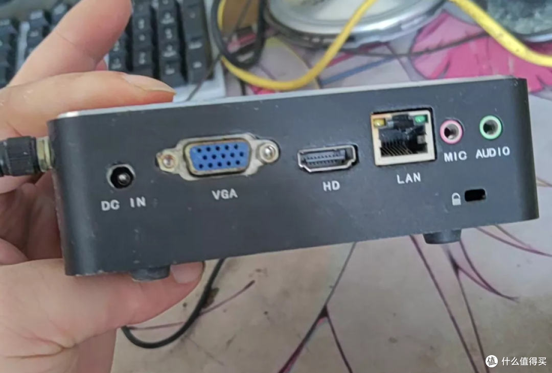 220元的时空魔盒，i3-5010u+4G+128G，这样的飞牛圣体值得买吗？