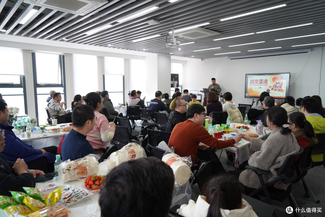 值得买青岛线下交流会,阔别3年故友重逢,打牌&咖啡攒起来