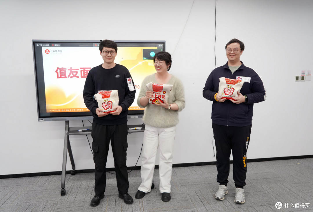 值得买青岛线下交流会,阔别3年故友重逢,打牌&咖啡攒起来